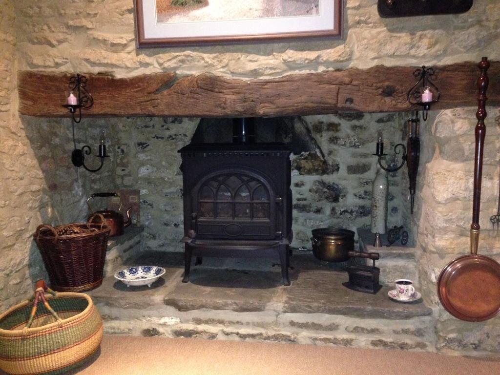 Thatch Cottage Лейкок Номер фото